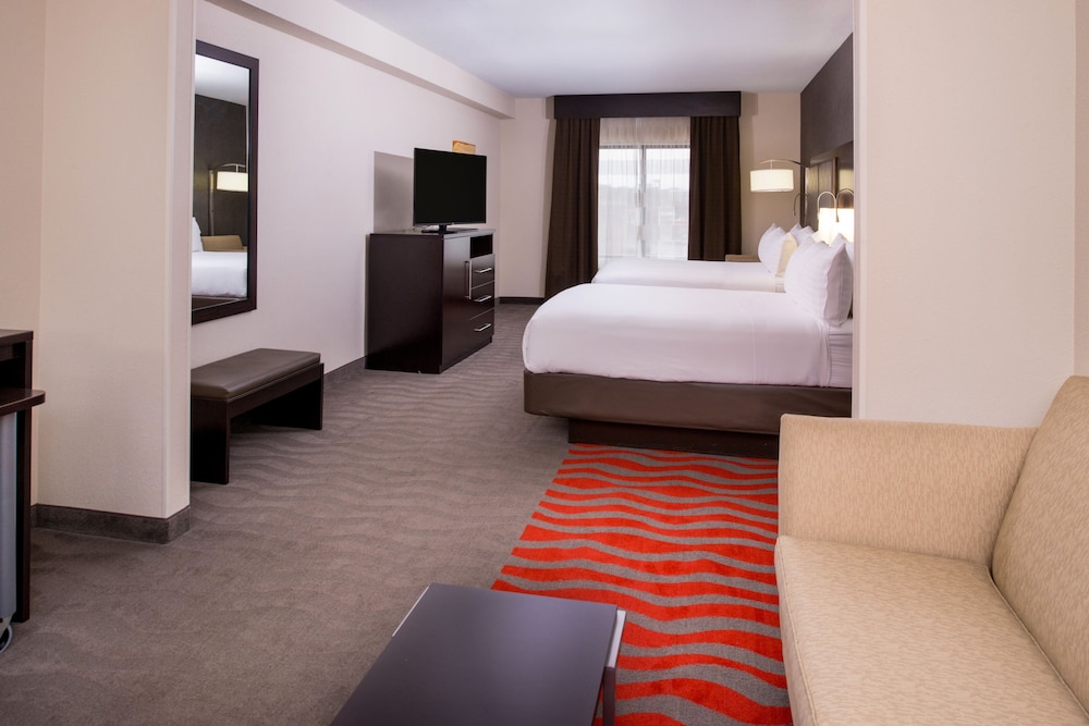 Holiday Inn Express Hotel & Suites Monroe - photo 16