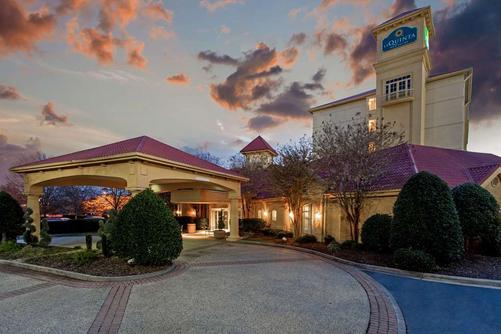 La Quinta Inn & Suites by Wyndham Winston Salem - photo 7