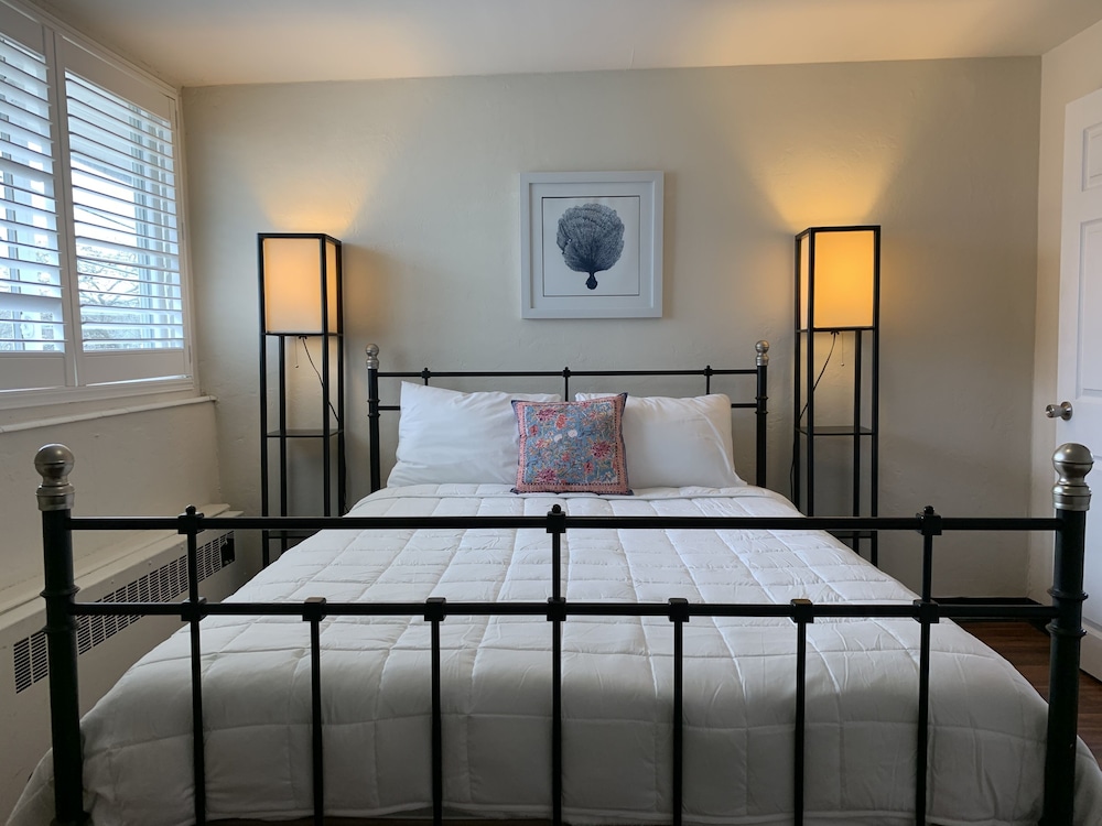 Vineyard Harbor Motel Private Beach - photo 74