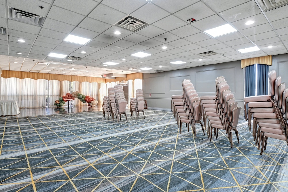 Holiday Inn Piscataway Somerset by IHG - photo 46