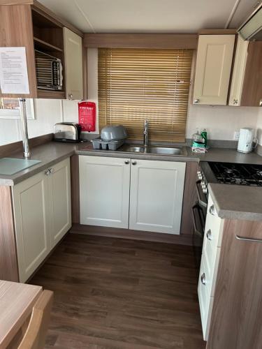 3 Bedroomed Caravan With Amazing Sea Views
