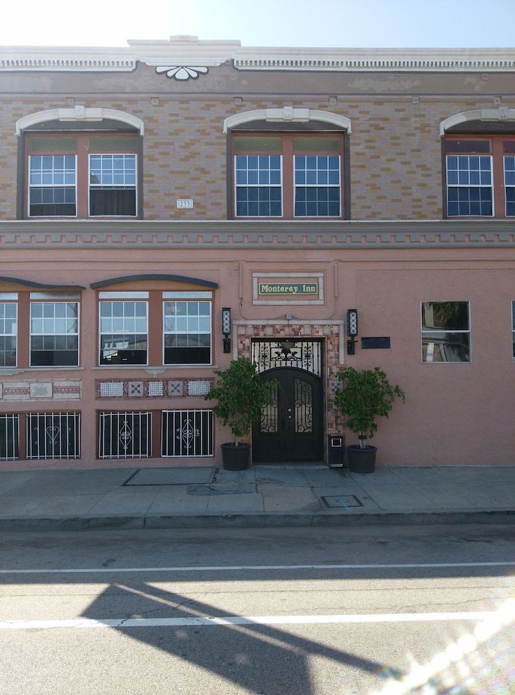 Monterey Inn Hotel - photo 57