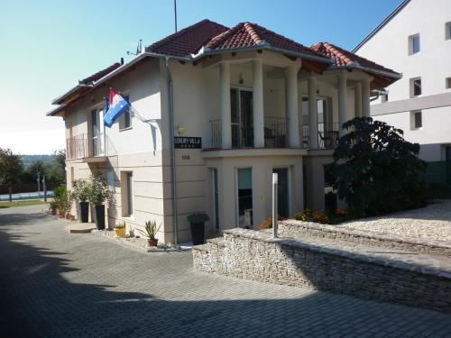 Luxury Villa Heviz — 4-Star Luxury Hotel in Heviz, Hungary
