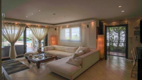 Zennova #17 Lydia Luxury Pool Villa Elani — 4-Star Luxury Hotel in Kassandreia, Greece