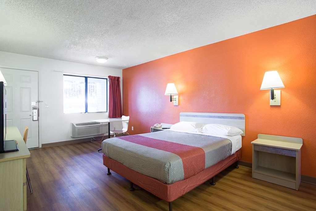 Motel 6 Kingman AZ Route 66 West - photo 8