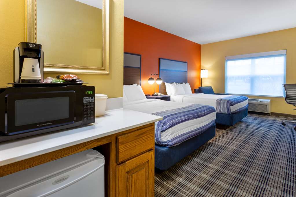 AmericInn by Wyndham Fulton Clinton - photo 13