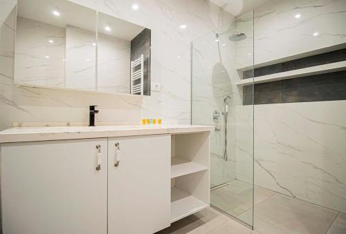 2BR Colorful Apt on Vera Near Stamba By Wehost