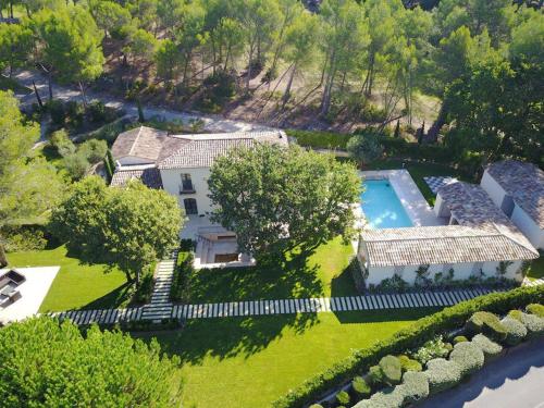 La Bastide Des Rosiers — hotel in Mallemort
