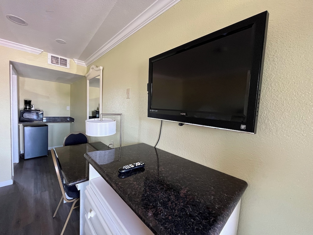 American Inn Grover Beach - photo 12