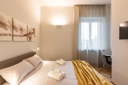 Elegant Design Apartment Duomo Navigli A C e WI FI — 4-Star Luxury Hotel in Milan, Italy