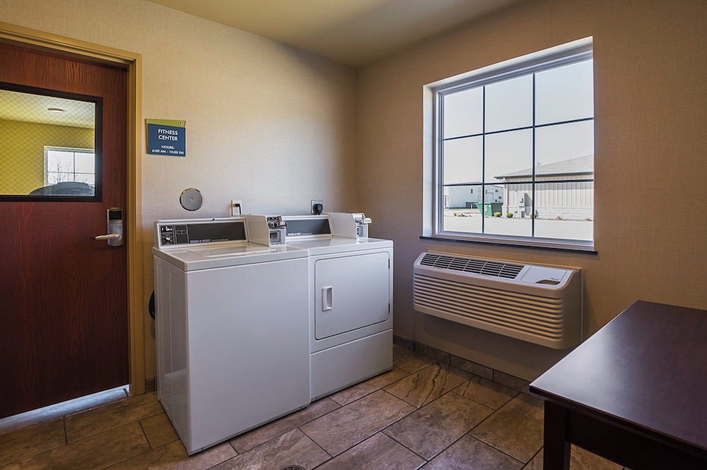 Cobblestone Inn & Suites Altamont - photo 43