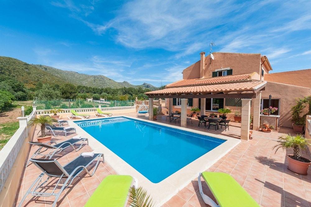 Villa Bona Vista — 4-Star Luxury Hotel in Capdepera, Spain
