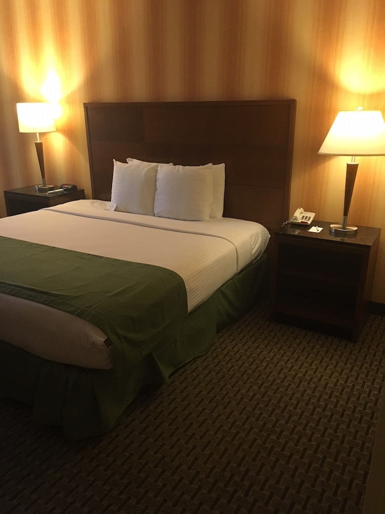 E Hotel Banquet & Conference Center - photo 21