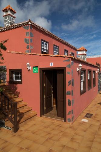 Country house Santa Lucia — 4-Star Luxury Hotel in Puntallana, Spain