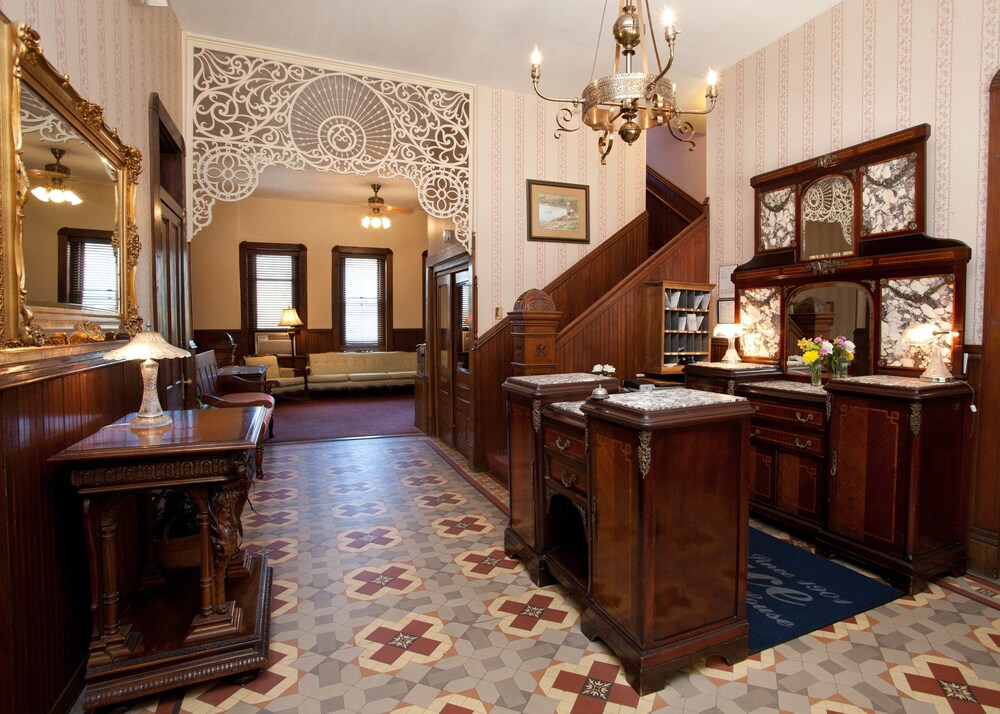 Palace Hotel & Bath House in Eureka Springs, United States