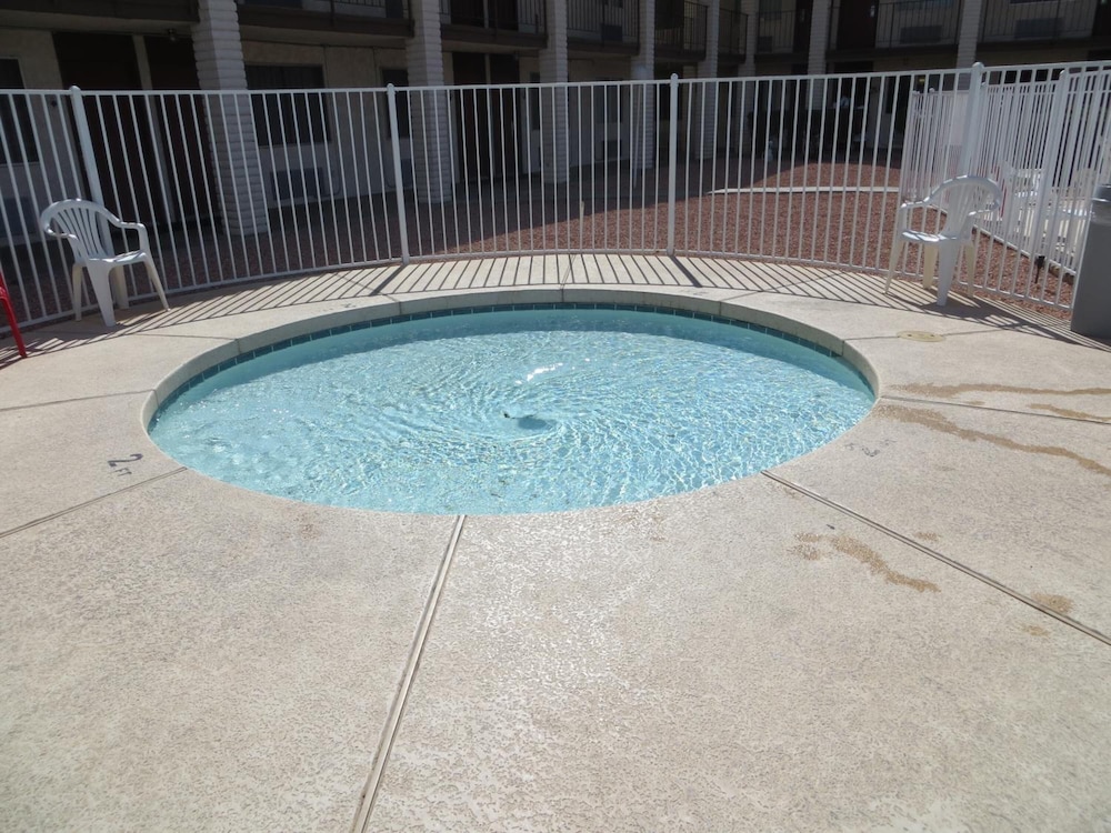 Premier Inns Metro Center - photo 40