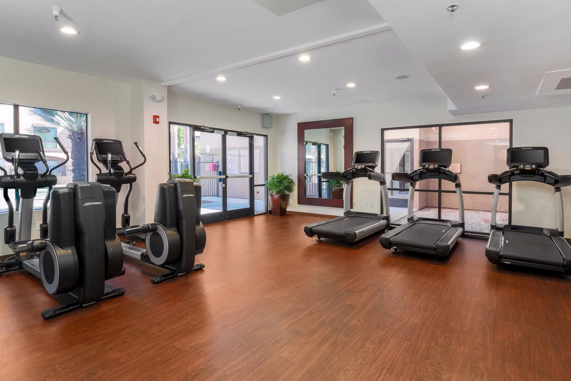 DoubleTree Suites by Hilton Sacramento Rancho Cordova - photo 29
