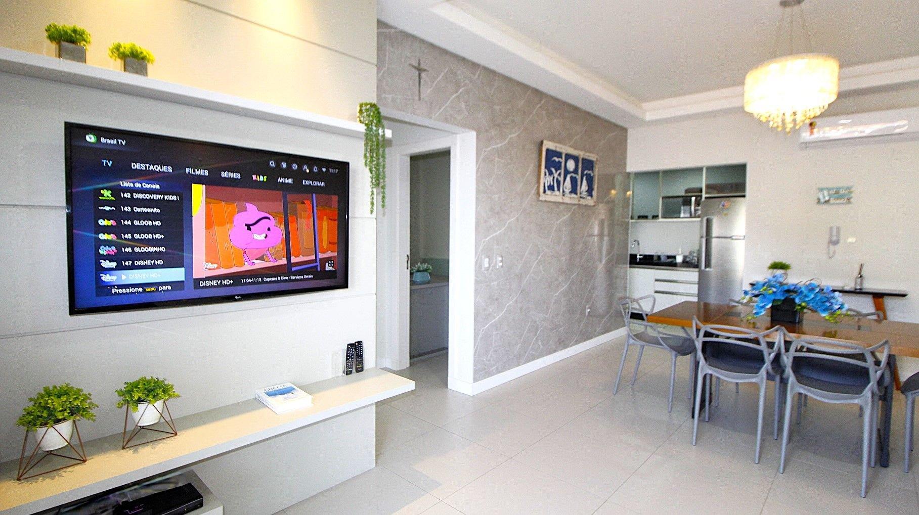 1067 Apartamento para locação em Bombinhas com 03 suítes