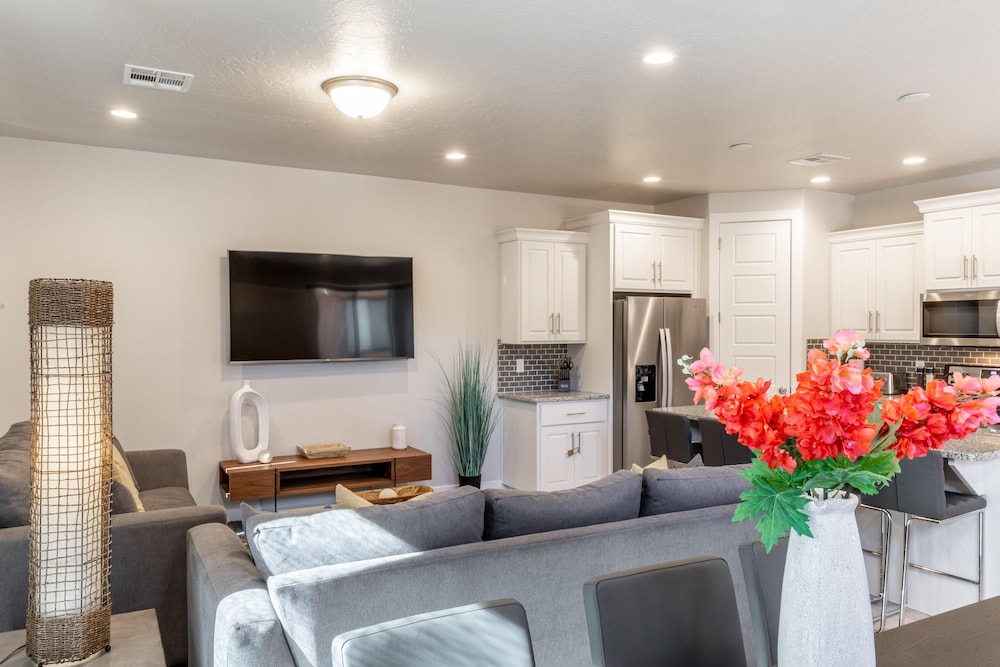 Solara Escape — Saint George