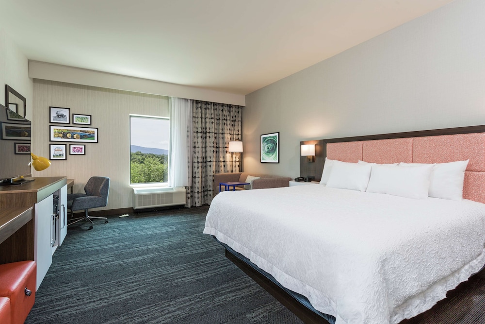 Hampton Inn Cumberland - photo 7