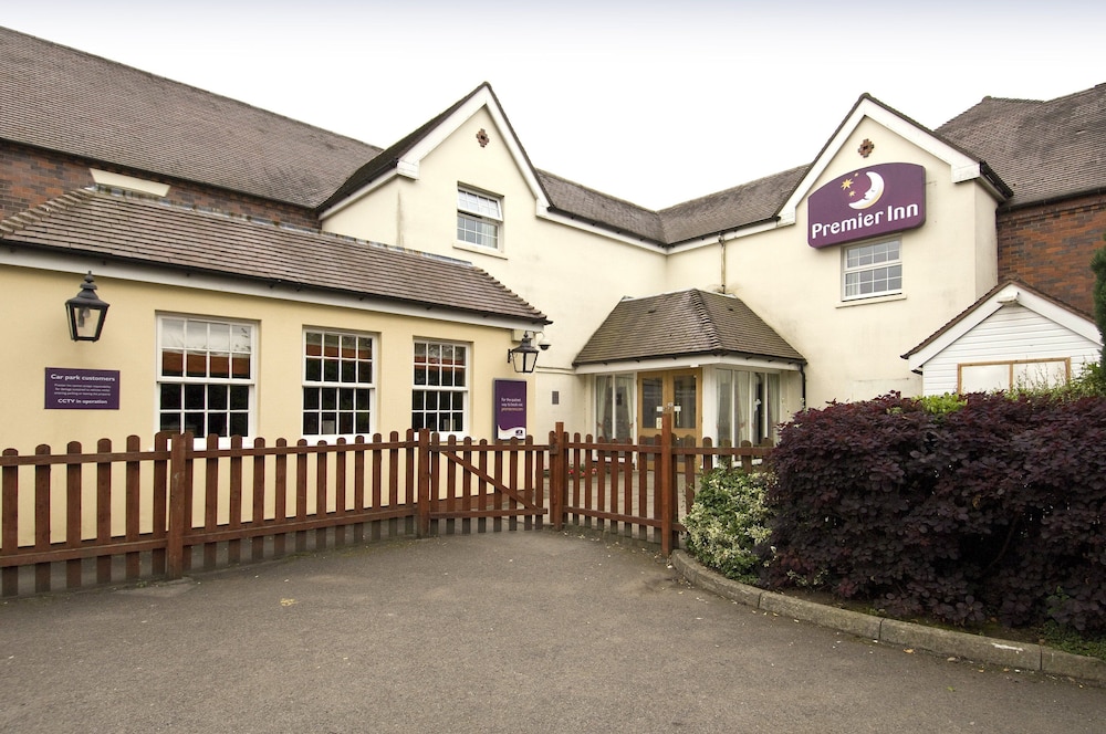Premier Inn Nuneaton Coventry - carbon neutral hotel in Nuneaton