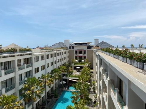 Stylish 2 Bedroom Penthouse Apt Newly Refreshed 50 Mbps Pool Gym Resto — 4-Star Luxury Hotel in Kuta, Indonesia