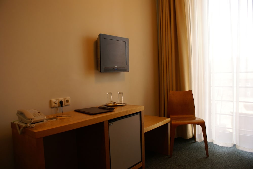 Hotel Kolumbs — Liepaja — photo 3