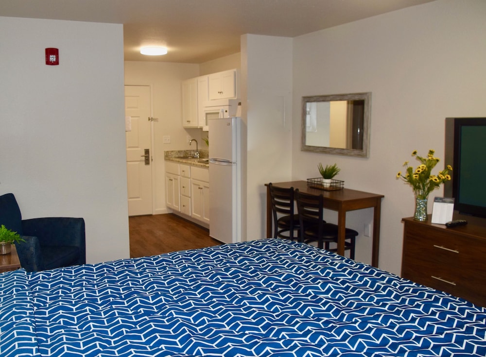 Stay Plus Extended Stay Suites - photo 5