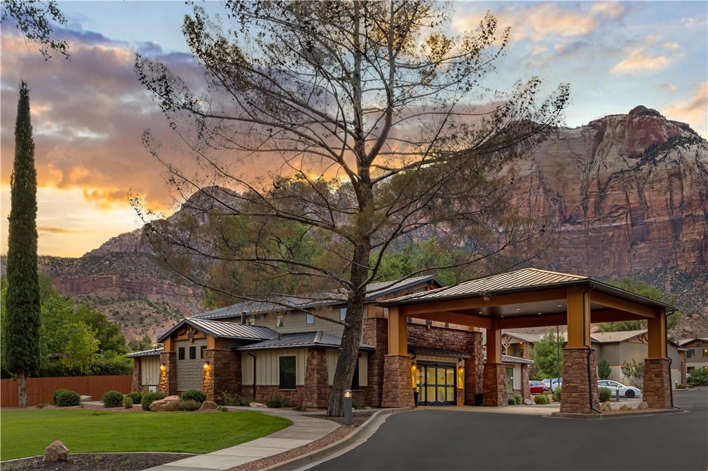 Best Western Plus Zion Canyon Inn & Suites - photo 2