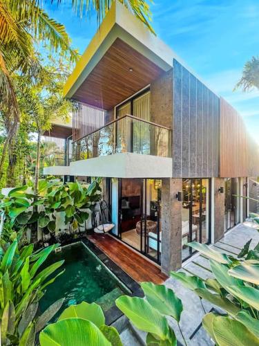 Tiny Villa Nyanyi 2 BR Stylish Villa Private Pool 5 mins from Beach — 4-Star Luxury Hotel in Tabanan, Indonesia