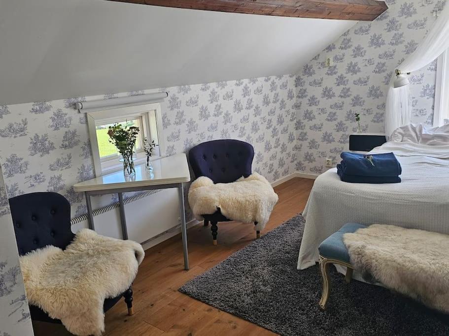 Mysigt 1720 tals torp på privat halvö nära Göteborg — hotel in Moelnlycke