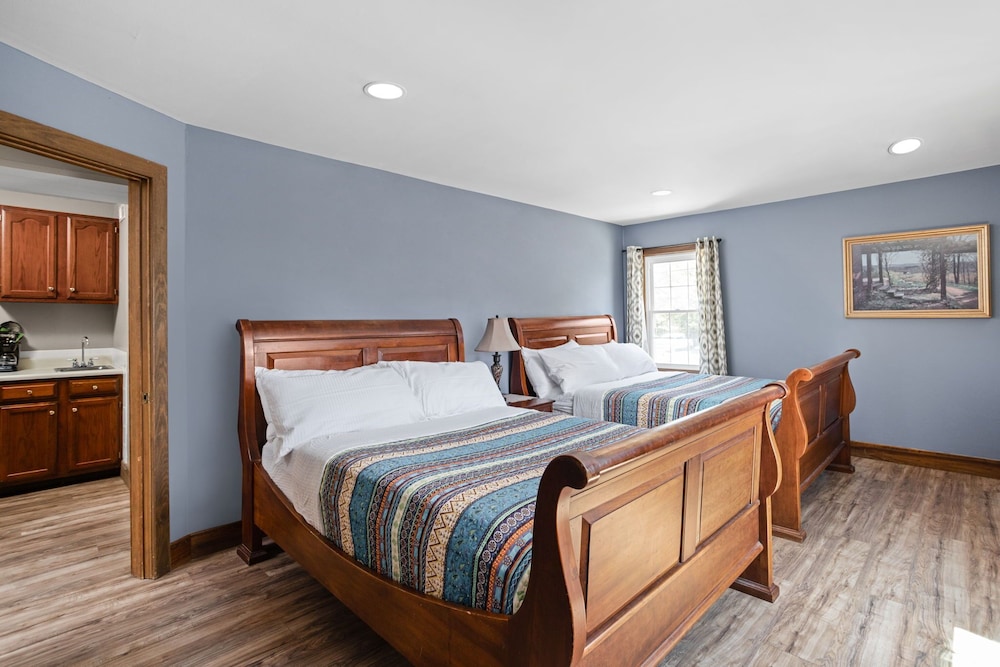 Artists Colony Inn & Restaurant - photo 20