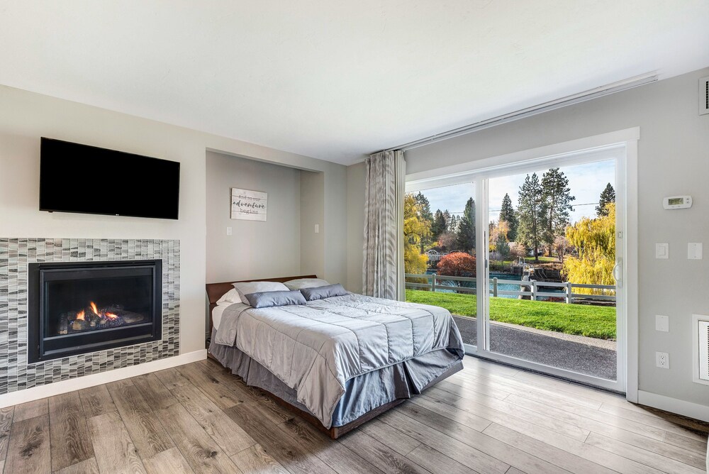 Bend Riverside Inn & Suites - photo 40