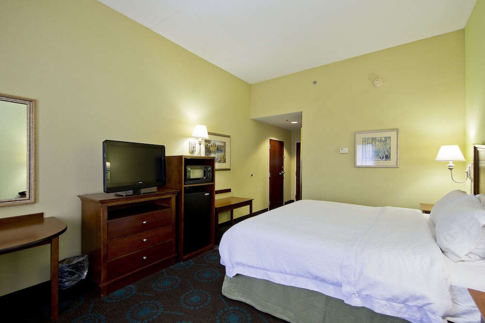 Hampton Inn Martinsburg South Inwood - photo 8