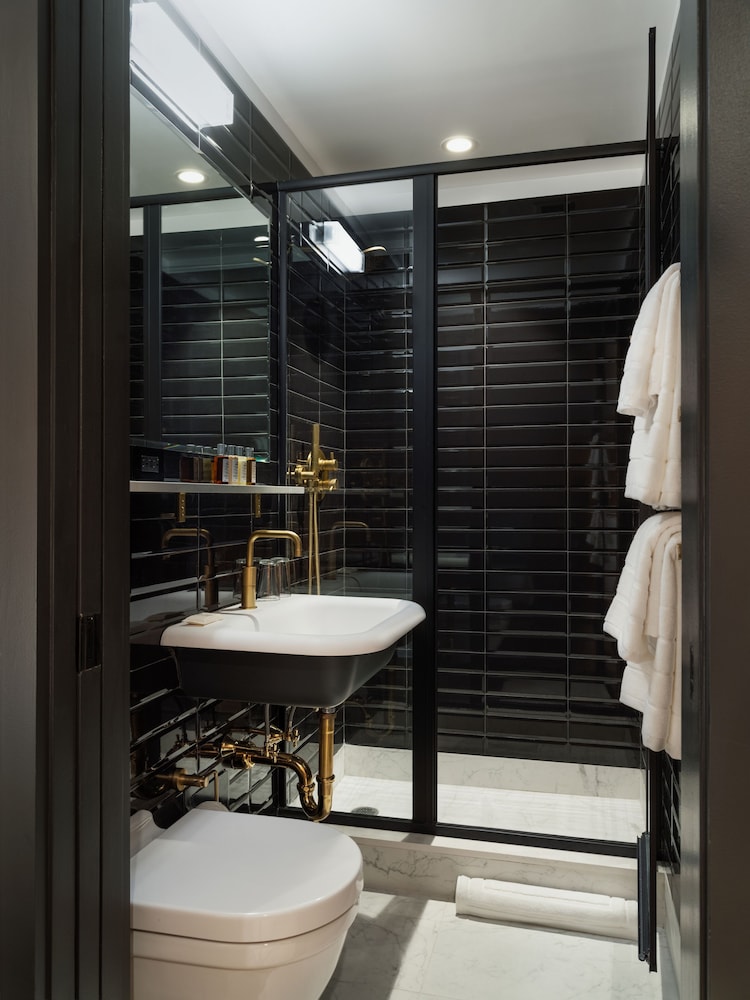 The Moore a Member of Design Hotels - photo 19