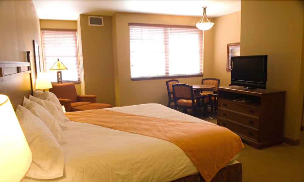 Honey Creek Resort - photo 4