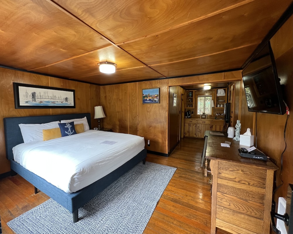 Anchor Inn Resort - photo 14