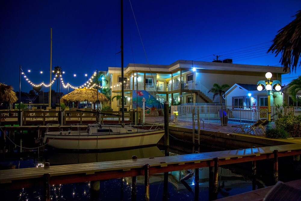 Bay Palms Waterfront Resort Hotel and Marina - photo 37