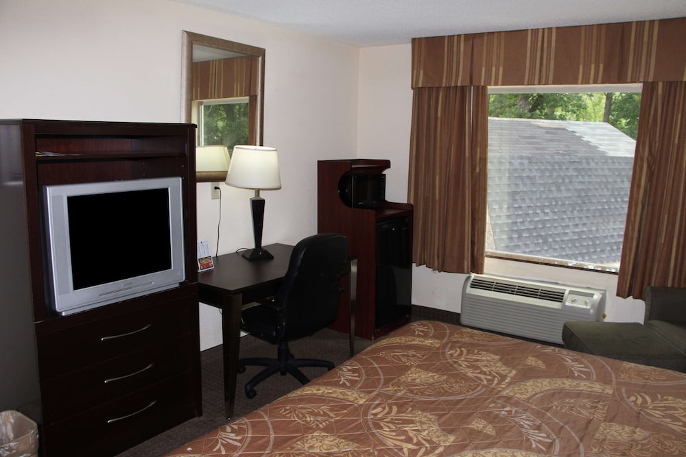 Jameson Inn and Suites Riverdale - photo 26