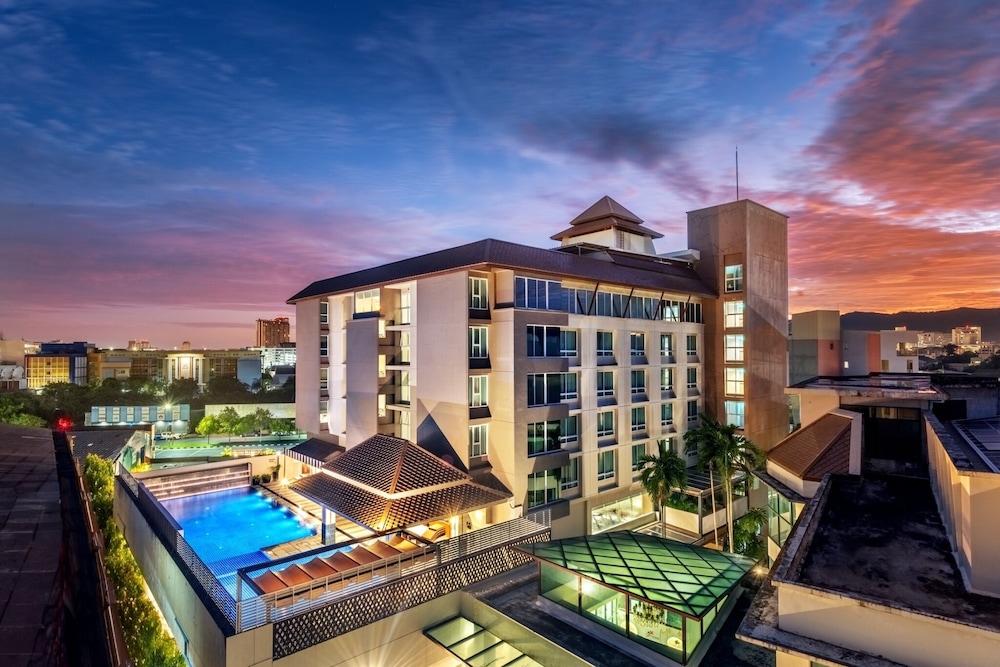 Buri Sriphu Hotel & Convention Centre