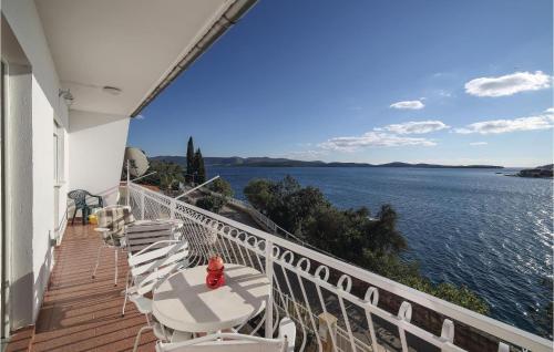 Apartment Obala Spanja Roka Cr — 4-Star Luxury Hotel in Brodarica, Croatia