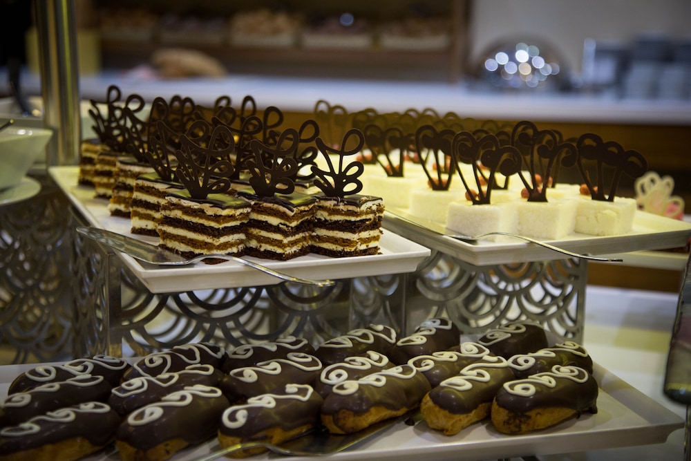 מזון ומשקאות