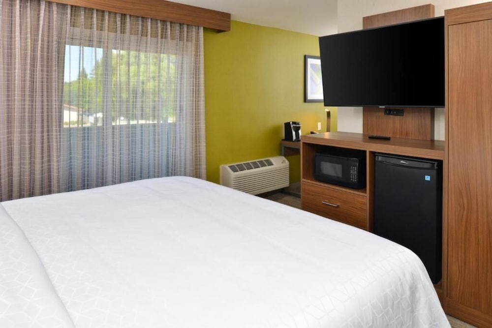 Holiday Inn Express Santa Rosa North by IHG - photo 16