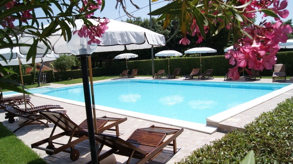 Casa Vacanze Ribocchi — 4-Star Luxury Hotel in Campiglia Marittima, Italy