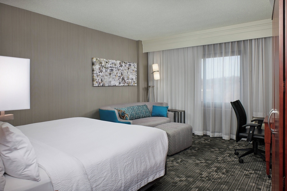 Courtyard by Marriott Bristol - photo 6