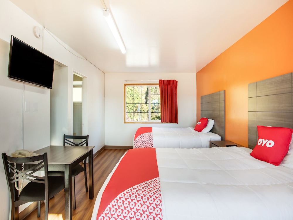 OYO Hotel Kalama - photo 12