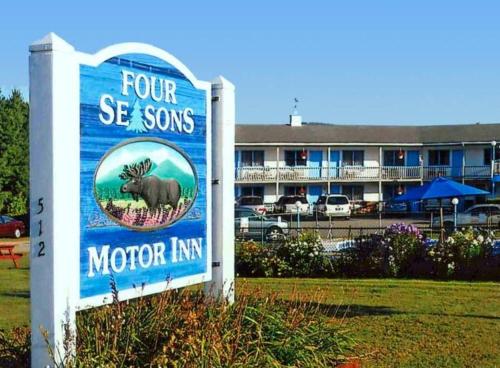 Four Seasons Motor Inn in Whitefield, United States