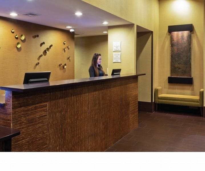 La Quinta Inn & Suites by Wyndham Las Vegas Tropicana