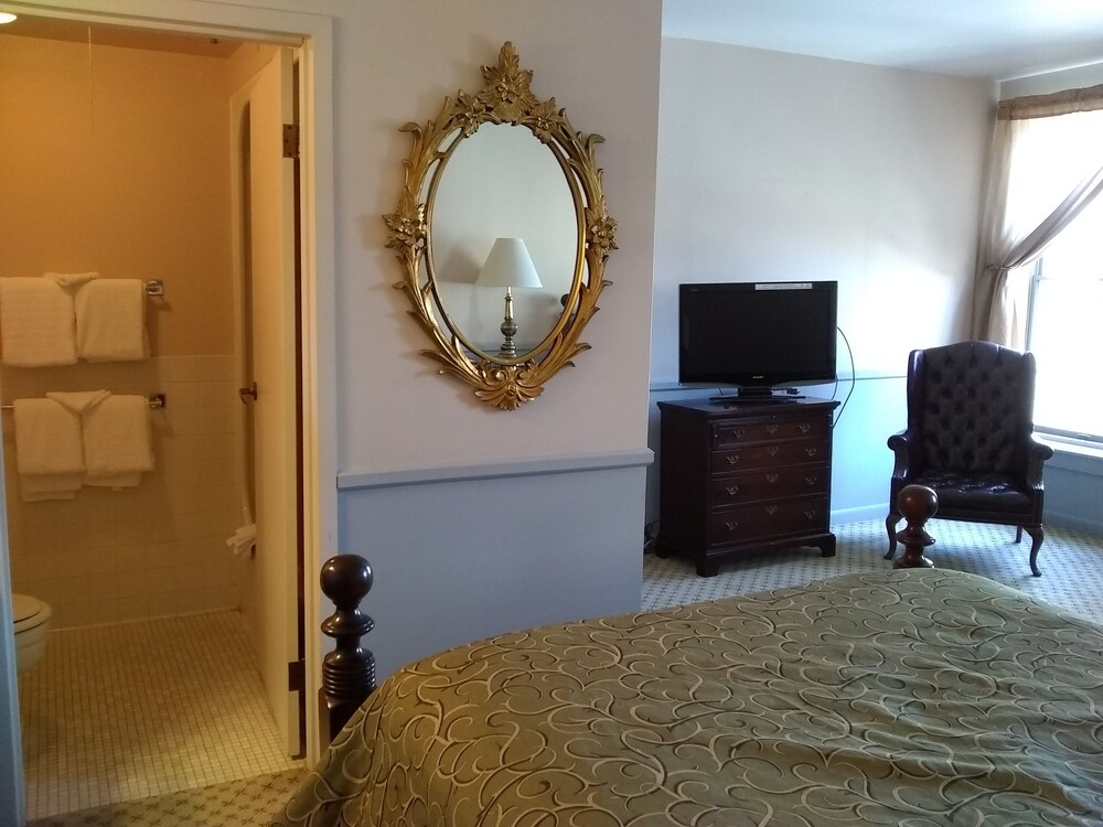 The Charles Inn at Vacationland Inns - photo 23