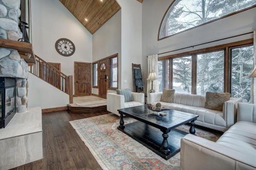 Sunset Cabin Creekside by Ski Country Resorts — 4-Star Luxury Hotel in Frisco, United States